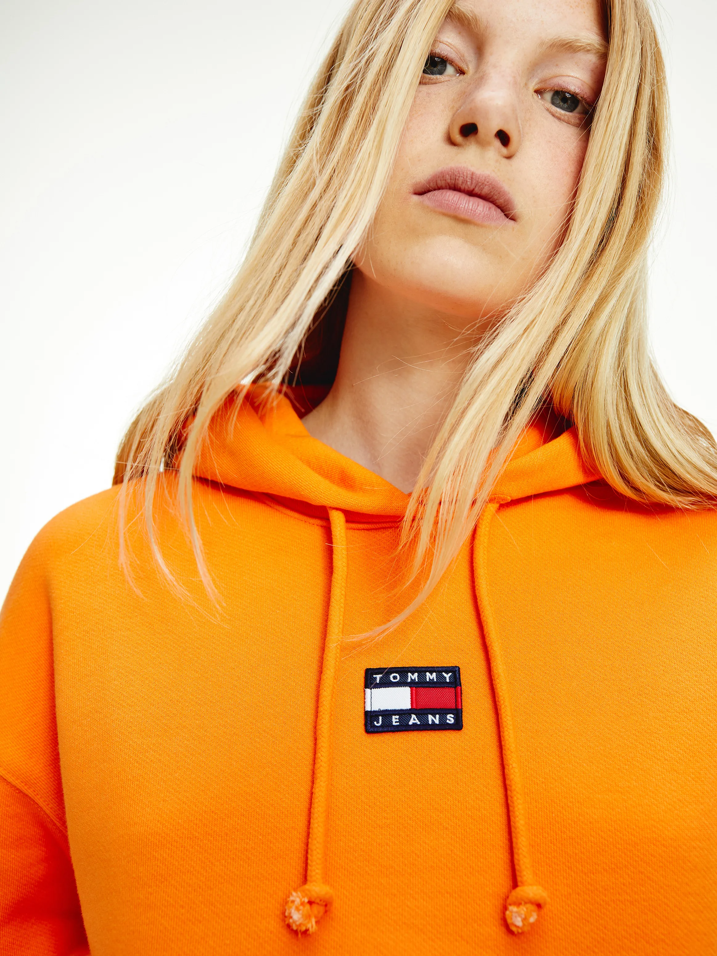 Centre Badge Hoodie |Sweatshirts & Hoodies | Tommy Jeans